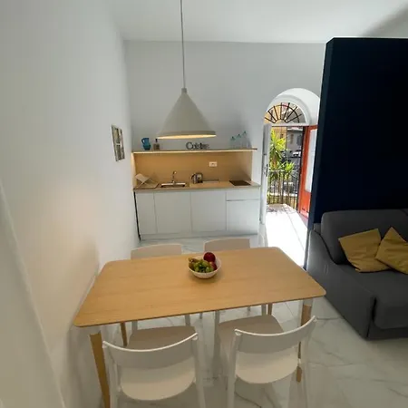 Pierrot E La Luna House Centro סלרנו